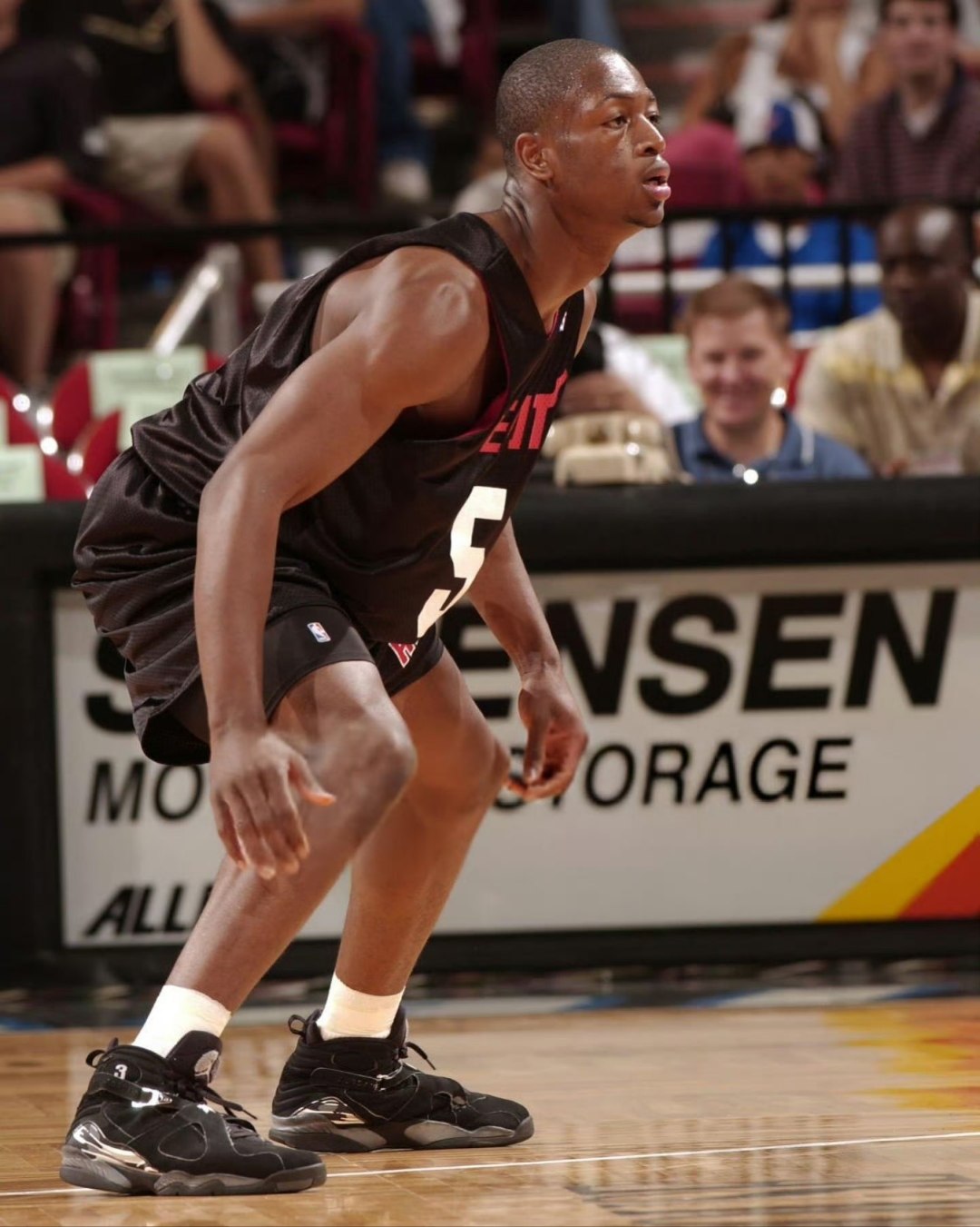 开云-全明星赛窗口期走向成谜，夏洛特黄蜂止住颓势，媒体盛赞，高层口径保持一致(新奥尔良黄蜂和夏洛特黄蜂)